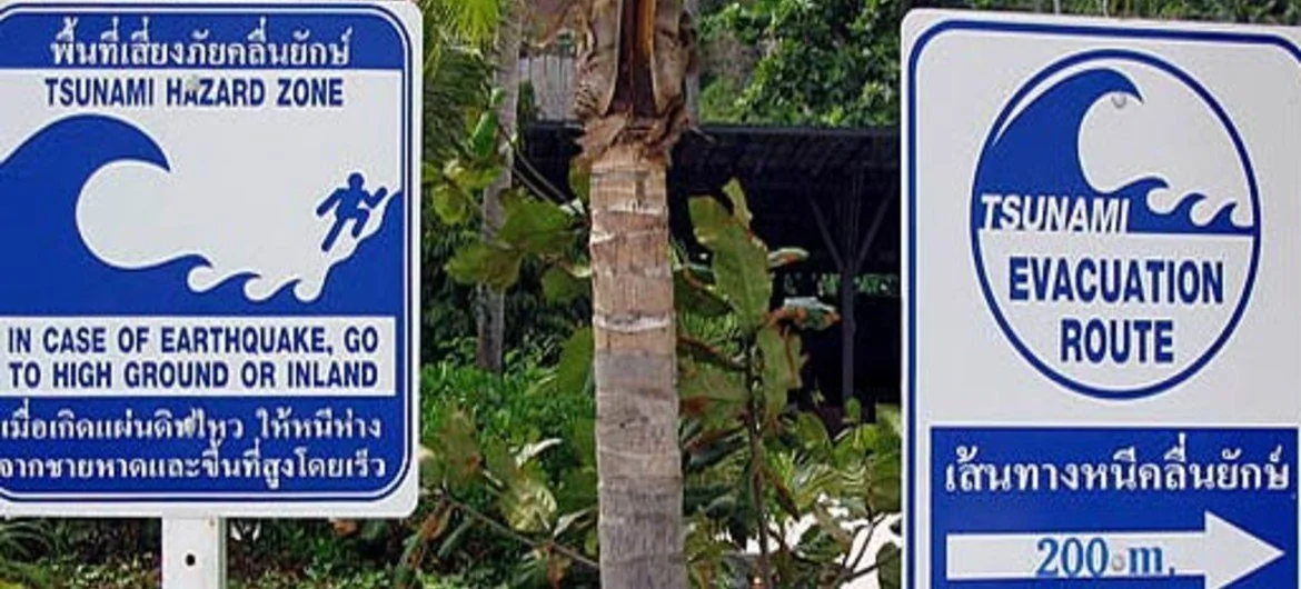 Señales de alerta de tsunami. Foto de archivo.