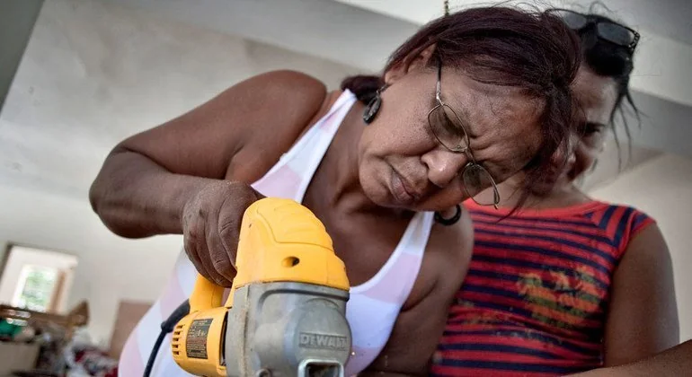 Entre los empleos atípicos se encuentran los puestos temporales, a tiempo parcial, a través de agencia o la subcontratación. Foto de archivo: PNUD República Dominicana