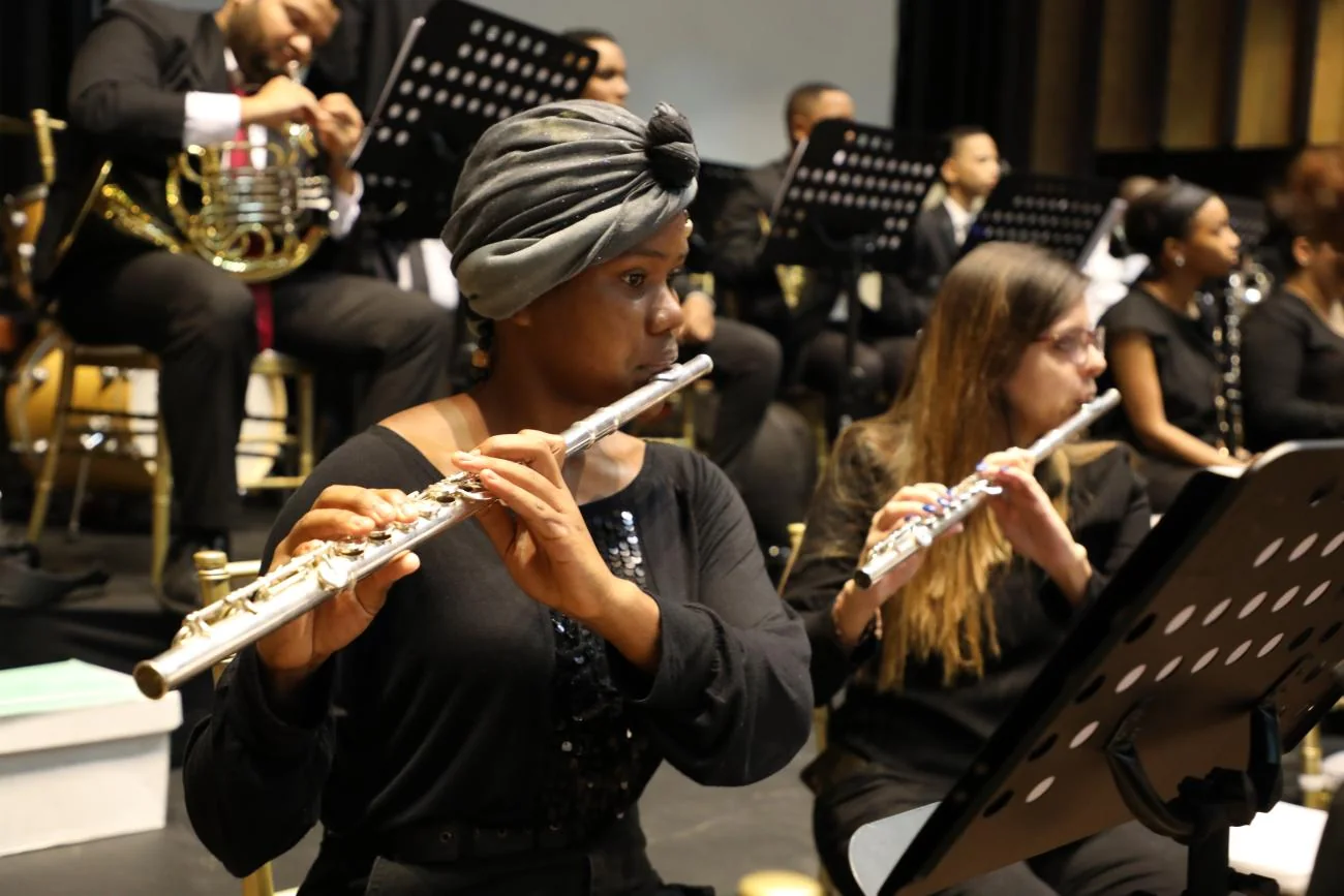 Jimena es una de las integrantes de la orquesta
