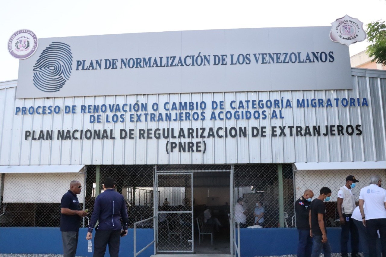 Migracion desmiente haya reiniciado proceso de regularizacion de venezolanos ilegales en RD
