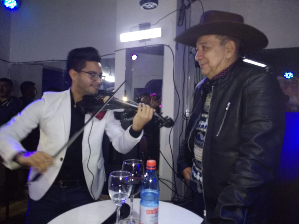 Teo Galíndez prepara dos conciertos en Chile
