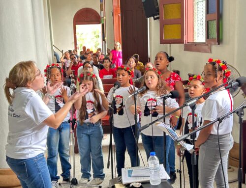 «Las Rositas de Santa Rosa de Lima» de La Romana República Dominicana interpretaron «Chinita de Maracaibo»